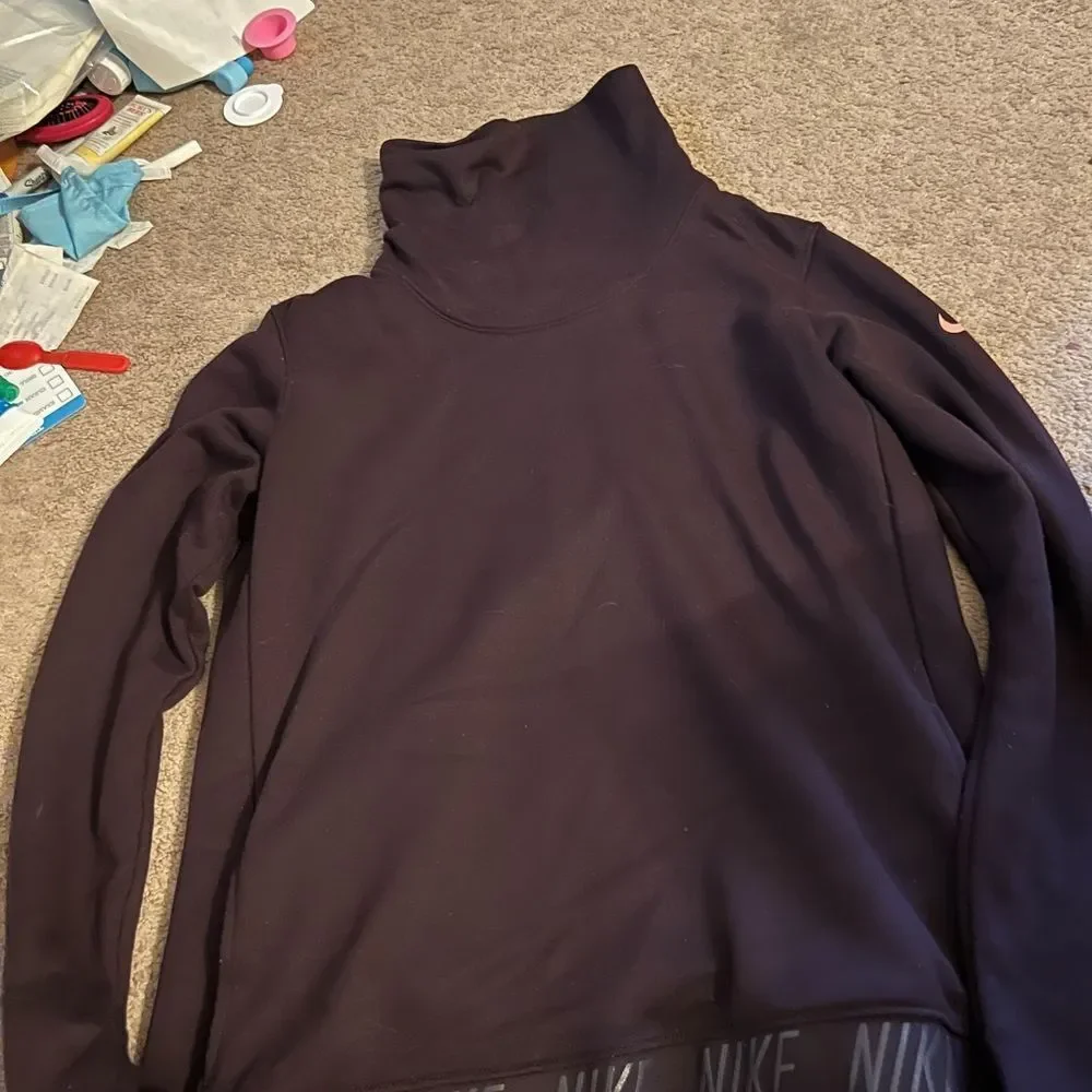 ‎Nike medium sweatshirt